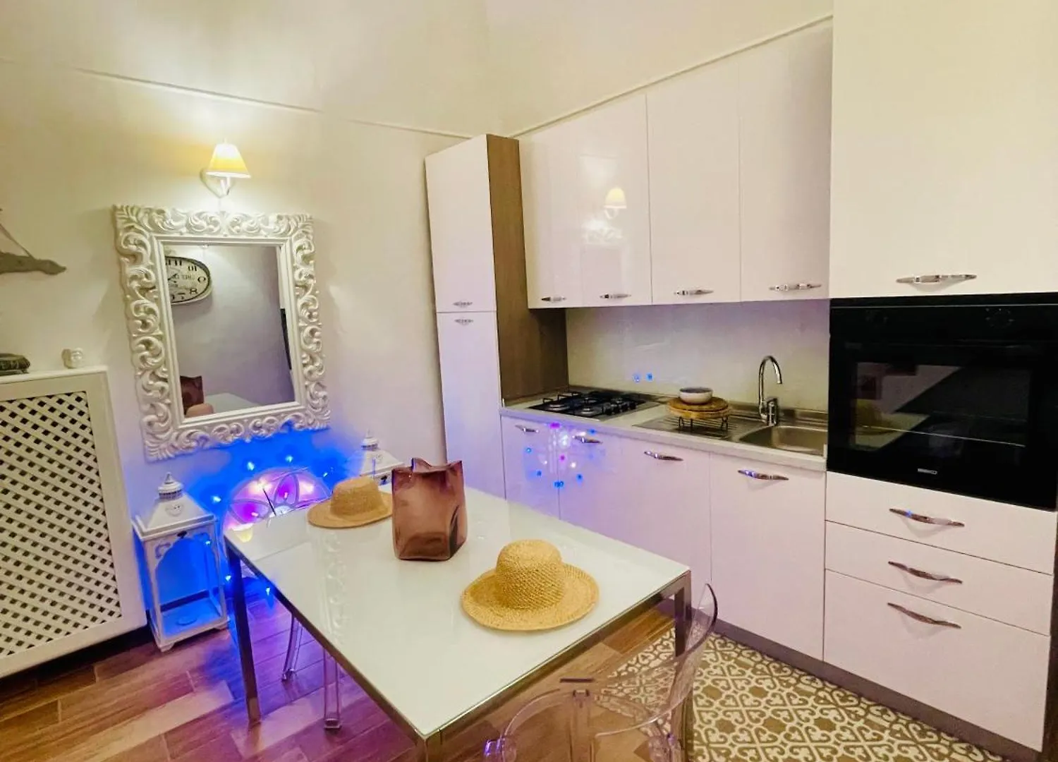 Love Guest House Modugno 0*,